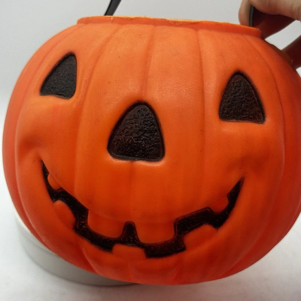 AJ Renzi Pumpkin Witch Halloween Blow Mold Trick Treat Bucket 800 Rivet Handle